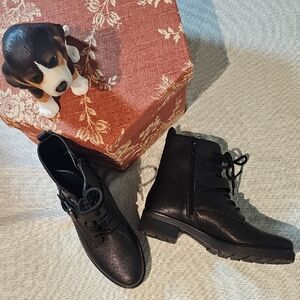 SOUL Naturalizer Black Lace-Up Ankle Boots w/side zipper and buckle accent